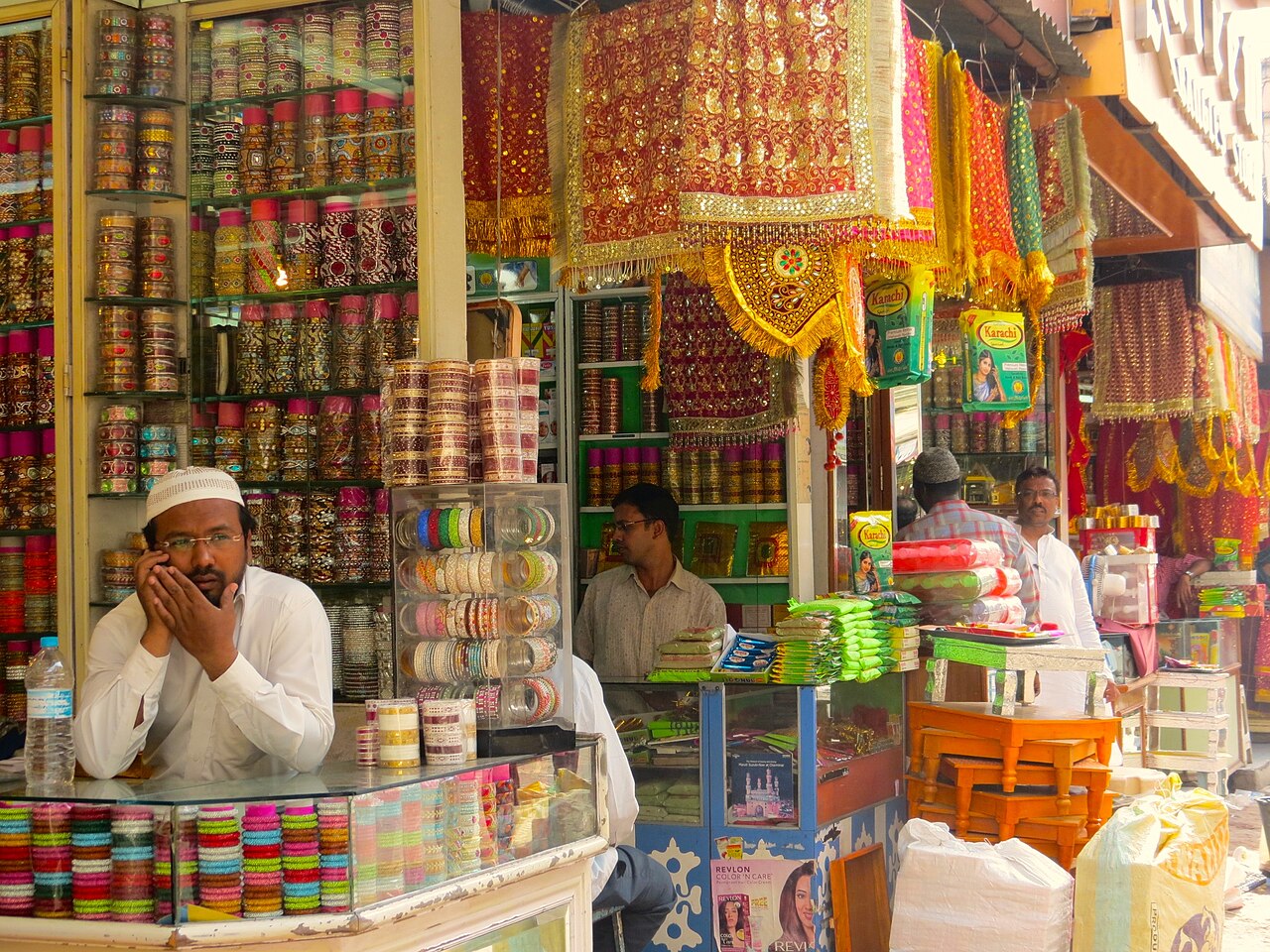 Photograph of Laad Bazaar, Hyderabad